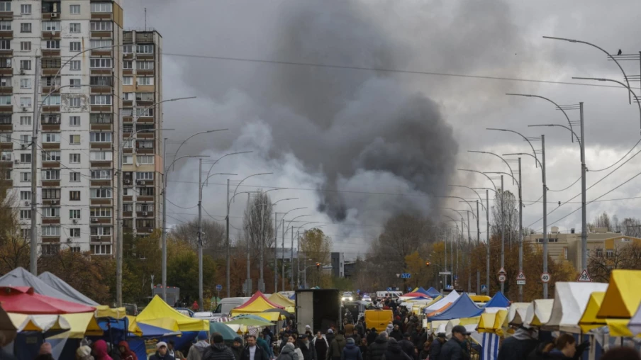 Frappe russe fait six morts, Kiev attaque un port de la mer Noire