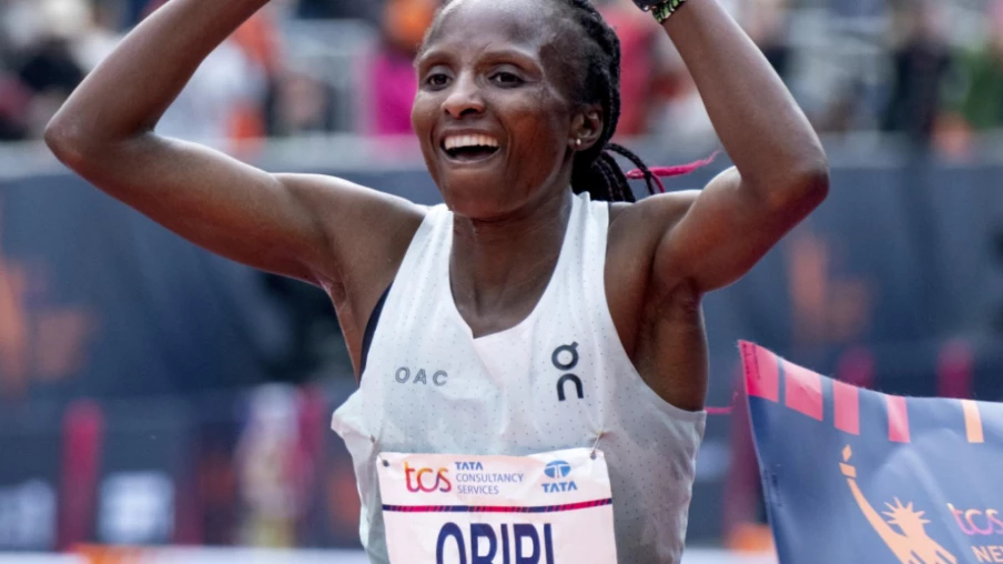 Obiri s'impose au marathon de New York en temps record, Kyburz 5e