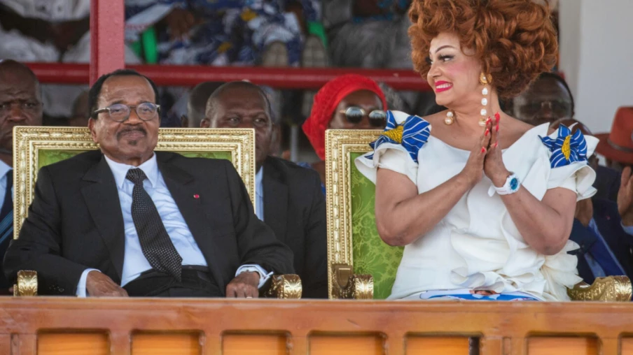 Paul Biya (92 ans) prête serment au Cameroun, 8e mandat contesté
