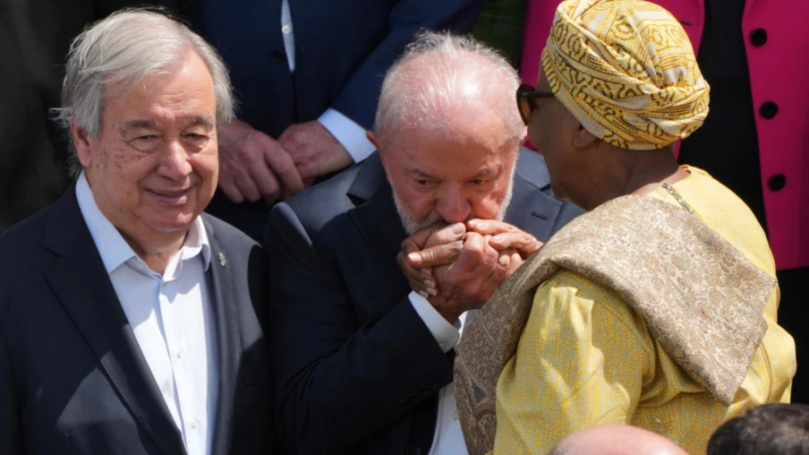 Transition énergétique au 2e jour du sommet pré-COP30 à Belem