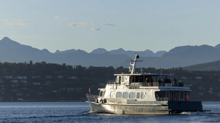 Voie bleue à Genève: bouées retirées, services CGN annulés