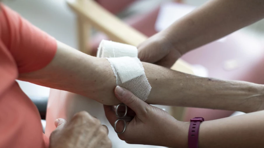 Urgo construit une usine dans la Loire pour la compression médicale