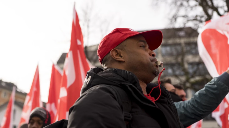Zurich: 1 500 ouvriers de la construction en débrayage