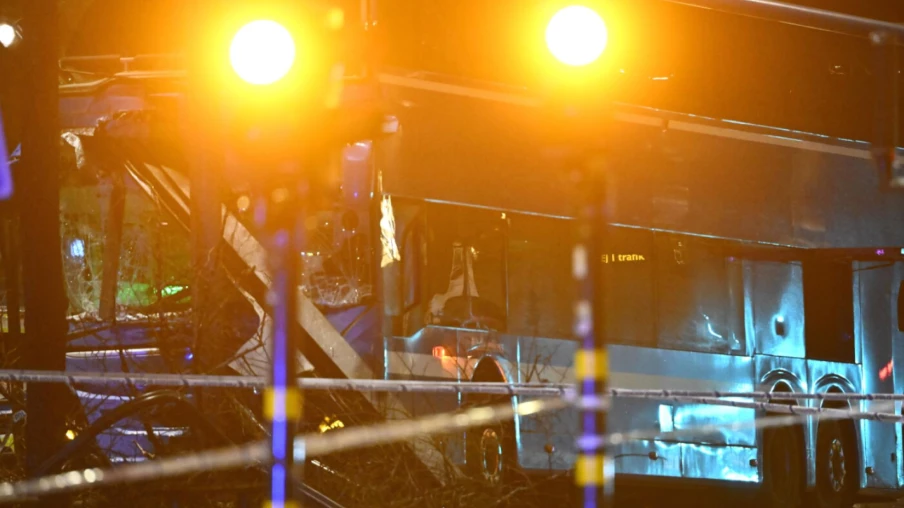 Bus percute un arrêt à Stockholm: trois morts et trois blessés