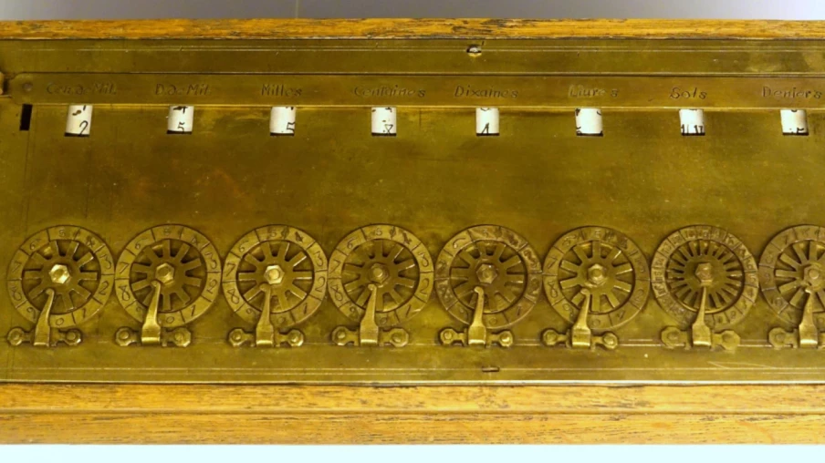 Christie's suspend la vente de la Pascaline, menace de trésor national