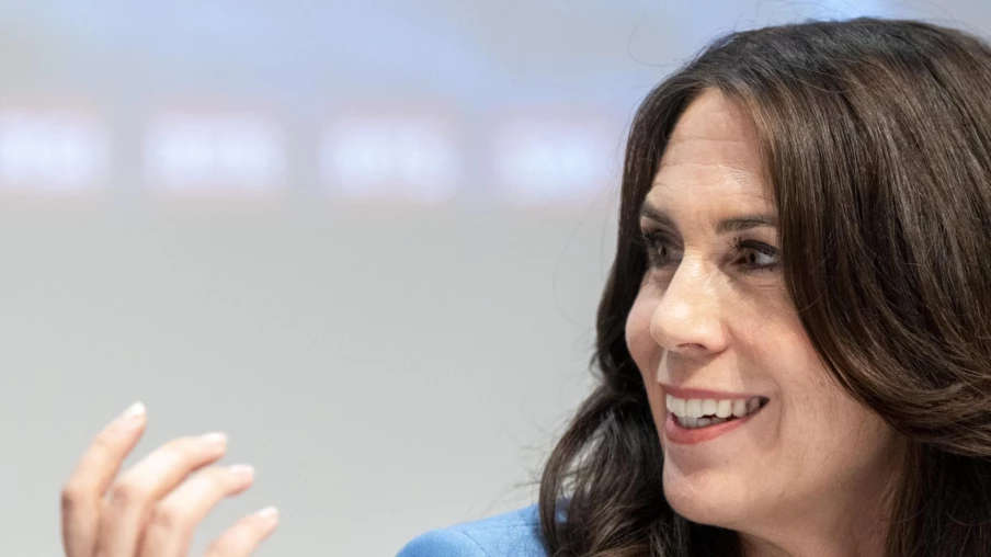 Initiative 200 francs : la SSR en danger, avertit Susanne Wille