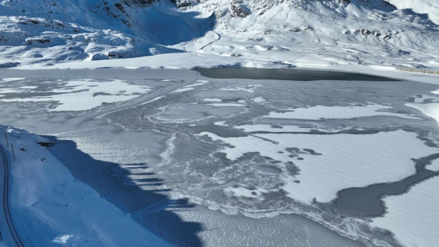Glace du Lago Bianco cède près du col de la Bernina : un mort