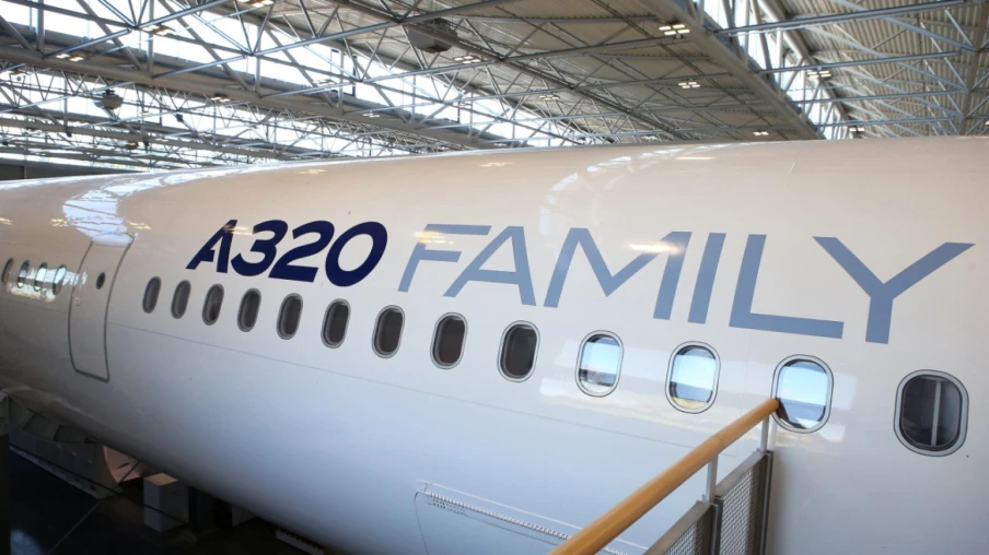 Airbus met à jour le logiciel des A320, une centaine clouée au sol