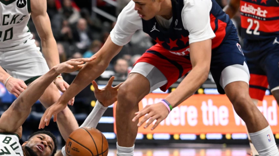 Kyshawn George: les Wizards s'imposent 129-126 face aux Bucks