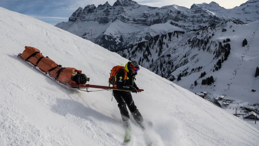 Suva: couverture et coûts des accidents de ski à l'étranger