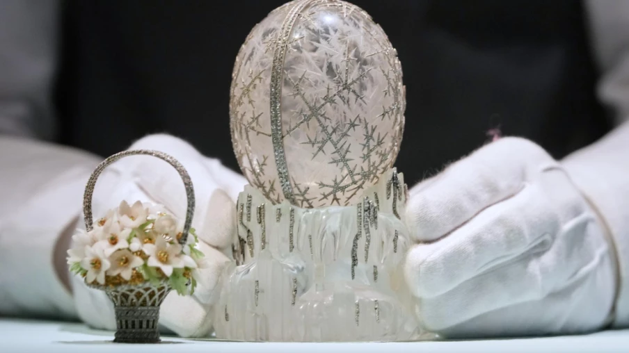 L'œuf d'hiver de Fabergé mis aux enchères à Londres, record attendu