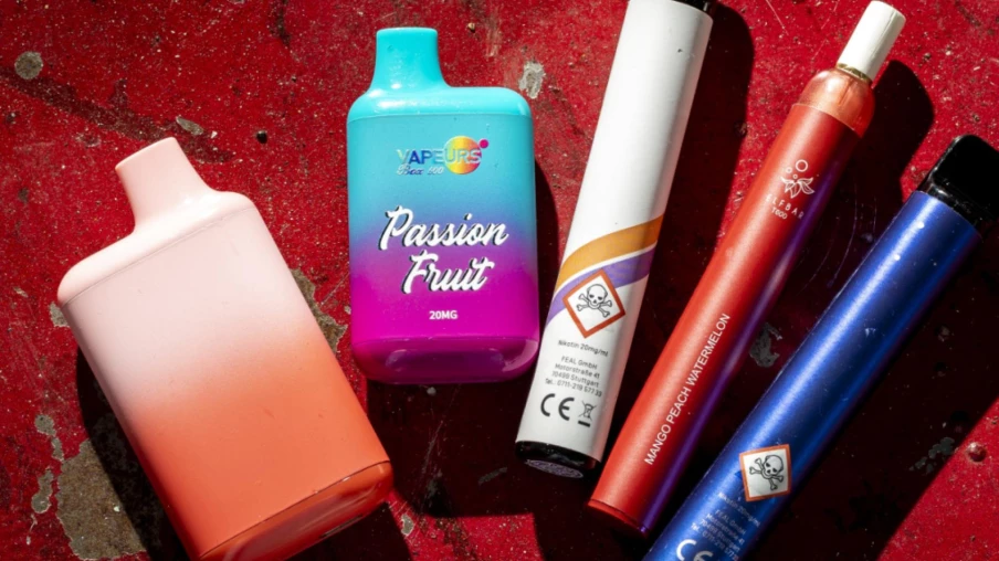 Neuchâtel veut interdire les puffs, cigarettes électroniques jetables