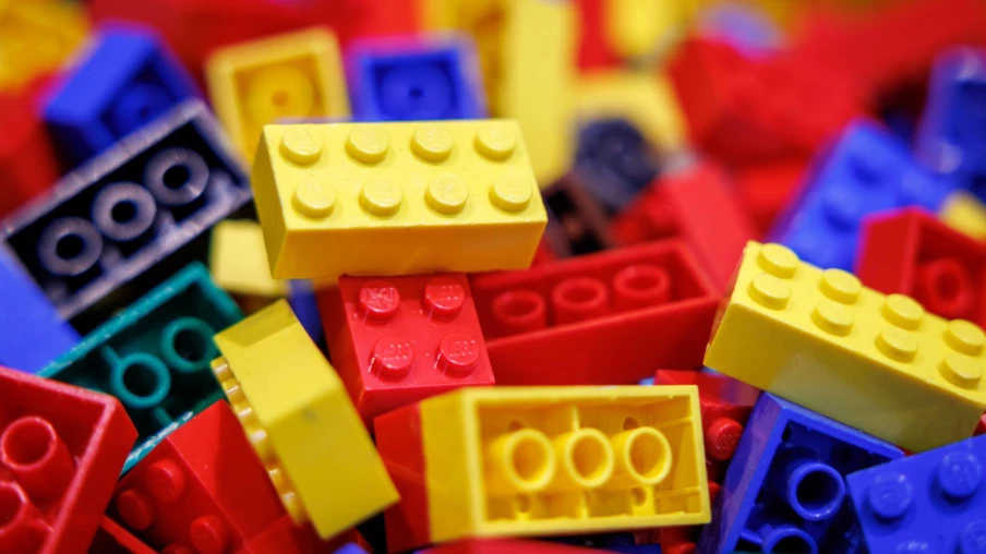 Tentative de record du monde à Yverdon: fresque Lego 300'000 briques