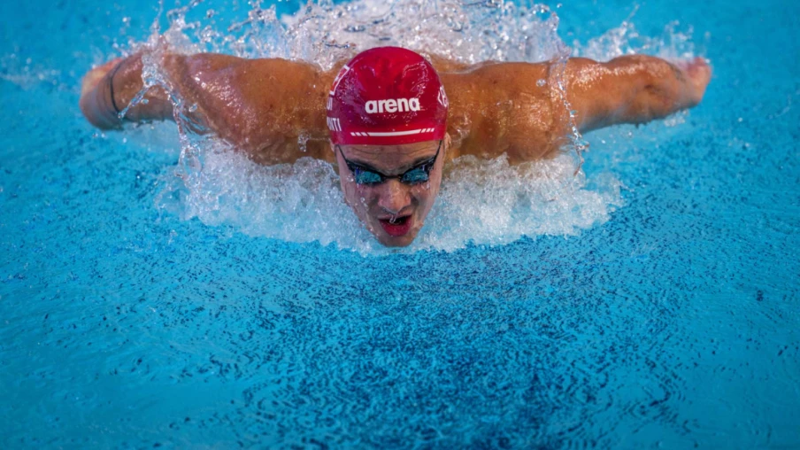 Noè Ponti en demi-finale du 100 m papillon aux européens de Lublin
