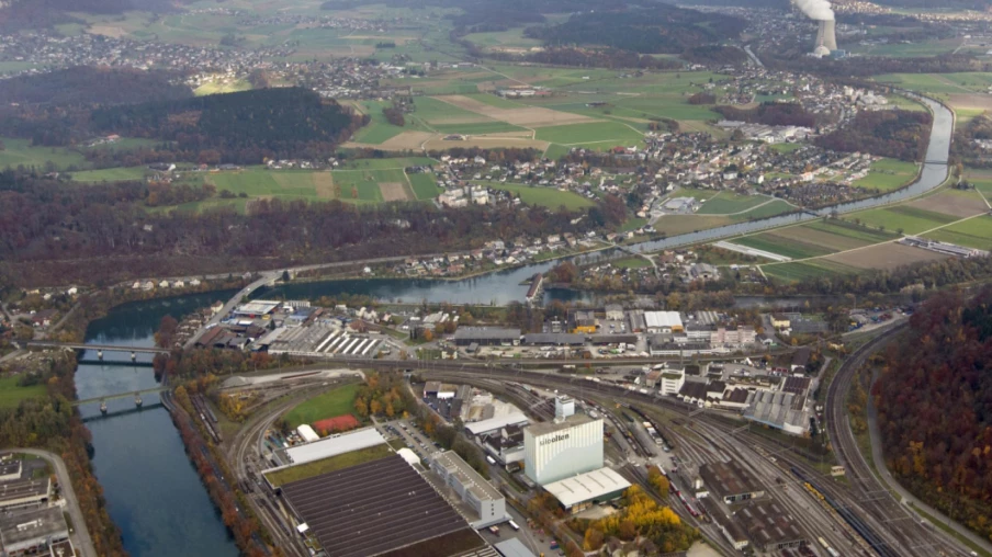 Un camion chute dans l'Aar depuis un pont entre Olten et Winznau (SO)