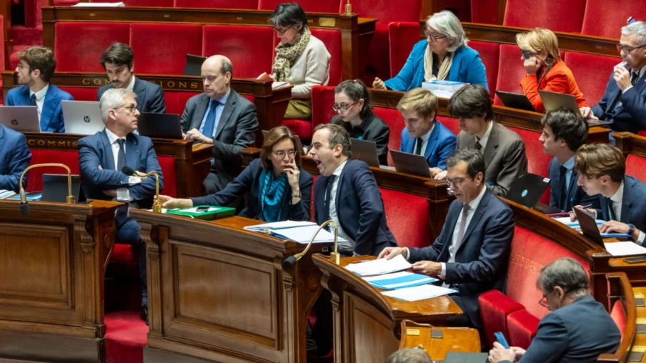 Assemblée nationale rétablit la suspension de la réforme des retraites