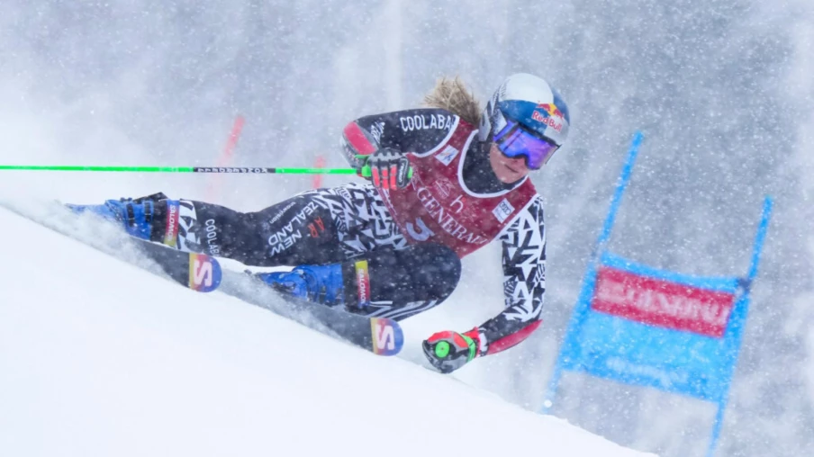 Alice Robinson s'impose en géant à Mont-Tremblant, Camille Rast 4e