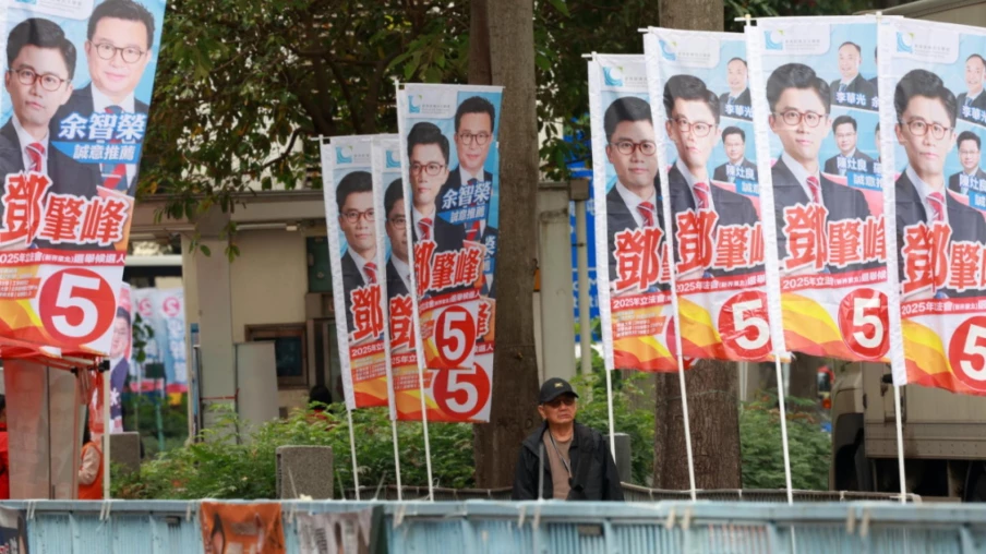 Élections à Hong Kong après l'incendie meurtrier du 26 novembre