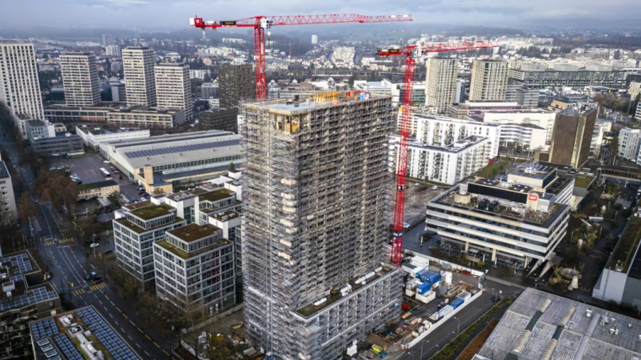Échafaudage de 80 m menacé d'effondrement à Zurich-Oerlikon