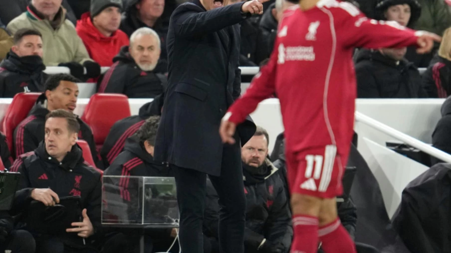 Liverpool : Slot recadre Salah mais évoque un possible retour