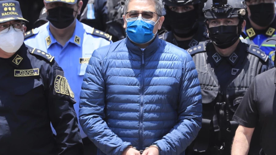 Le Honduras demande d'arrêter l'ex-président gracié par Trump