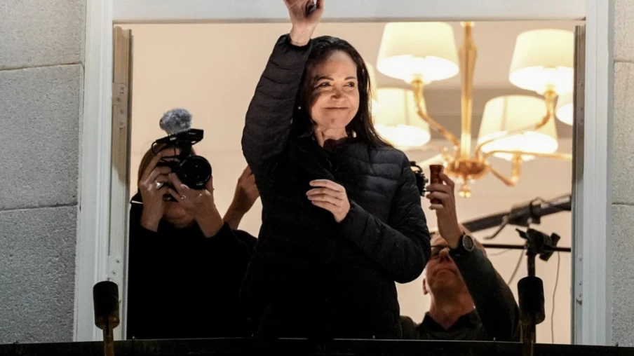 Maria Corina Machado promet de rentrer au Venezuela malgré les risques