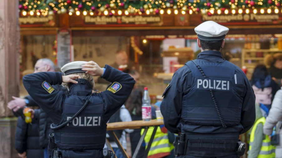 Allemagne: 5 suspects arrêtés, attentat à la voiture-bélier déjoué