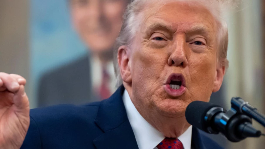 Trump attaque la BBC pour diffamation, réclame 10 milliards