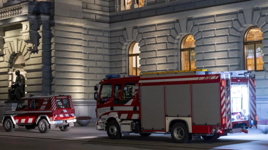 Incendie au Palais fédéral à Berne: pompiers, aucun blessé