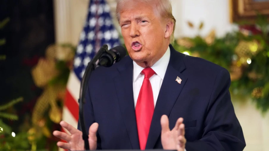 Trump maintient son cap économique, accuse Biden et vise l'immigration