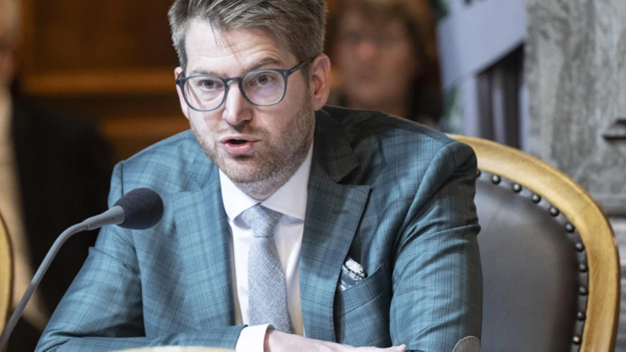 Le Conseil des États réduit les économies proposées par le gouvernement