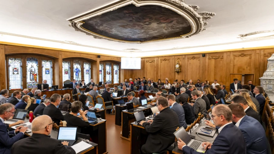 Fribourg lance une étude pour optimiser les achats de l'État