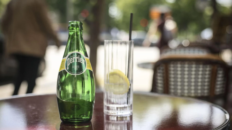 Nestlé : Perrier maintenue comme eau minérale naturelle