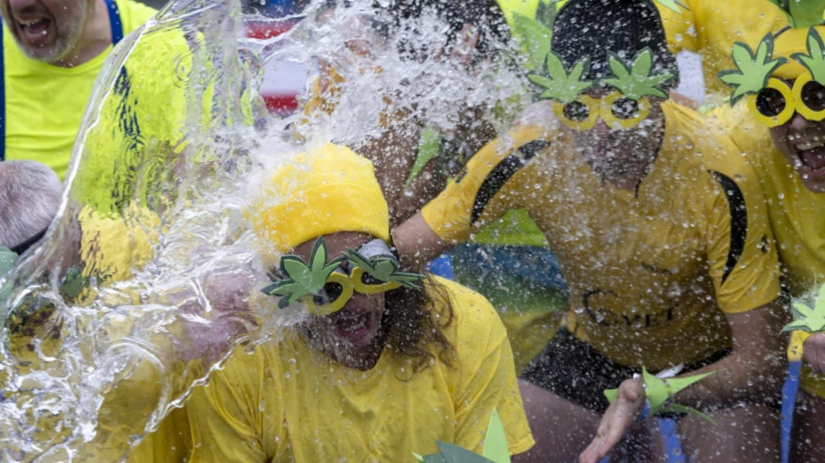 Genève : 4 200 nageurs, dont des olympiques, à la Coupe de Noël