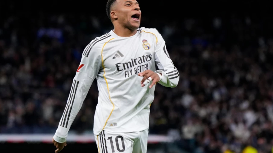 Mbappé égale le record de 59 buts de Cristiano Ronaldo au Real en 2025