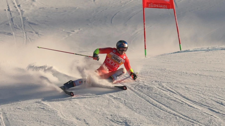 Géant d'Alta Badia : Schwarz vainqueur, Odermatt seulement 6e