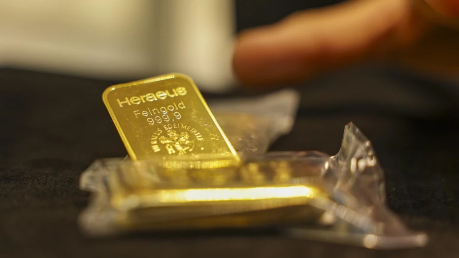 L'or bondit vers des records historiques sur fond de tensions et Fed