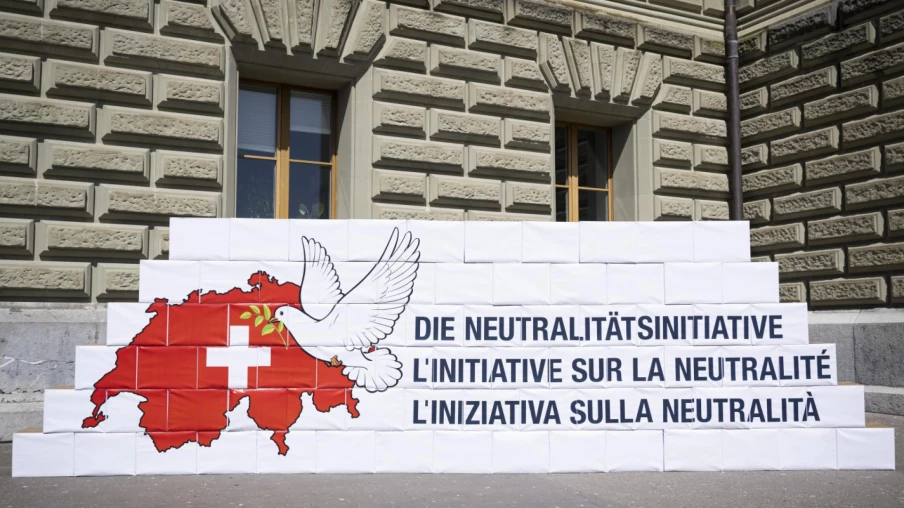 Neutralité constitutionnelle suisse: le camp bourgeois divisé