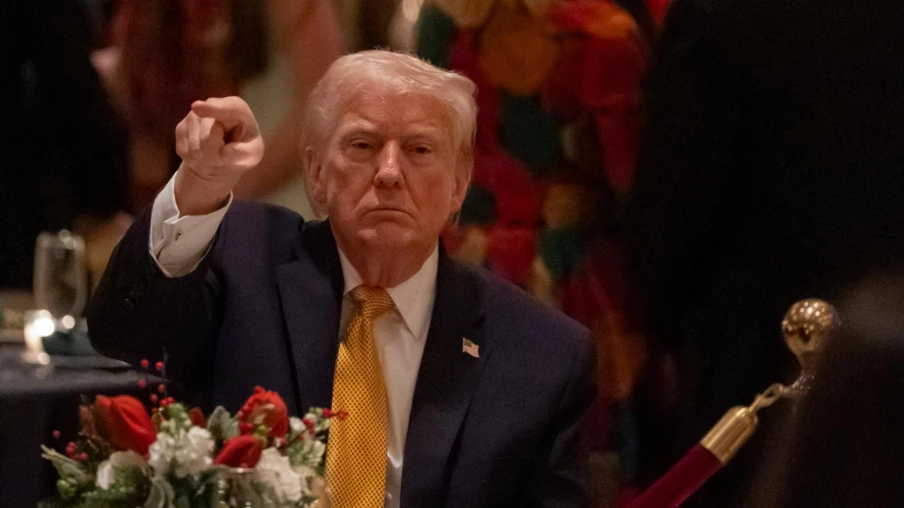 Trump souhaite un joyeux Noël aux «pourritures de gauche radicale»