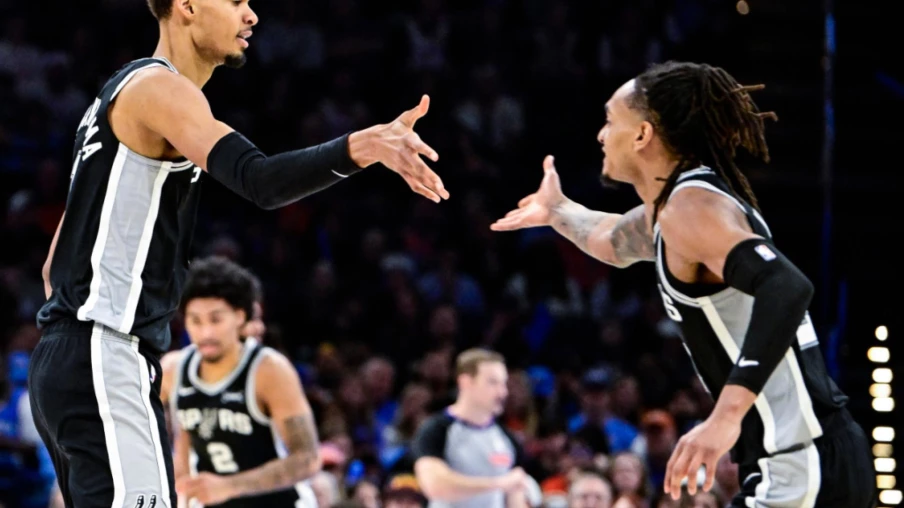 Victor Wembanyama et les Spurs gâchent Noël du champion en titre