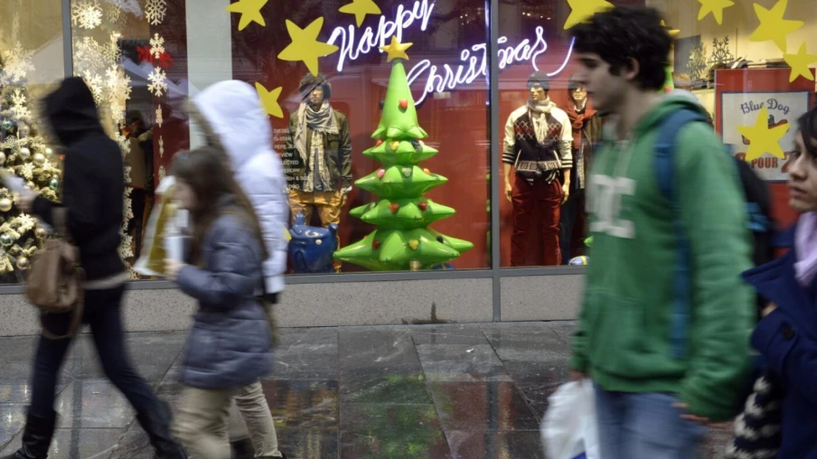 Ventes de Noël en Suisse : hausse pour les commerçants et pic de colis