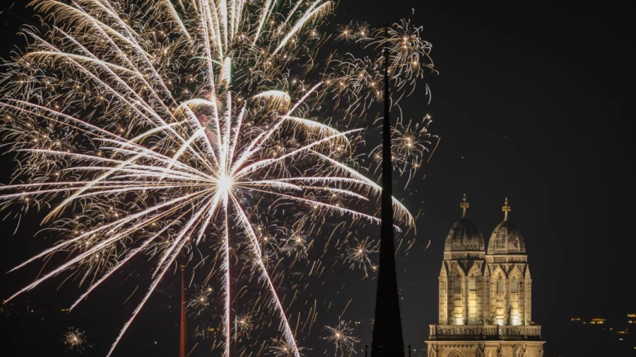 Nouvel an 2026 en Suisse: feux d'artifice et sonneries de cloches