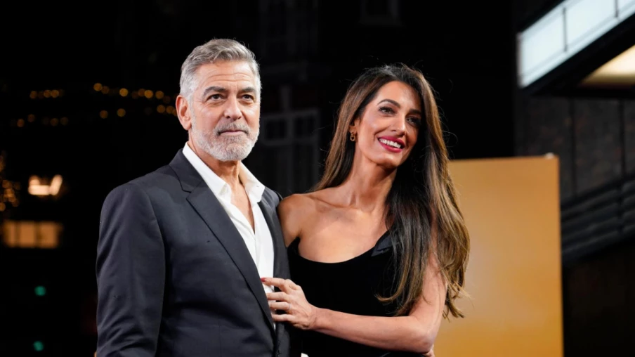 Trump fustige les Clooney et la gestion de l'immigration en France