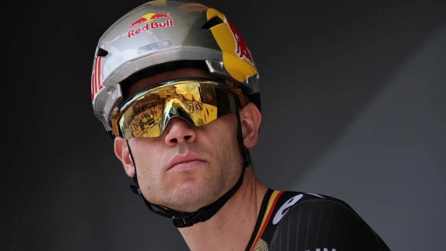 Wout van Aert opéré pour petite fracture à la cheville en cyclo-cross