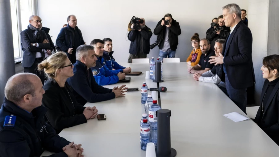 Le conseiller fédéral Beat Jans à Crans-Montana (VS) après l'incendie