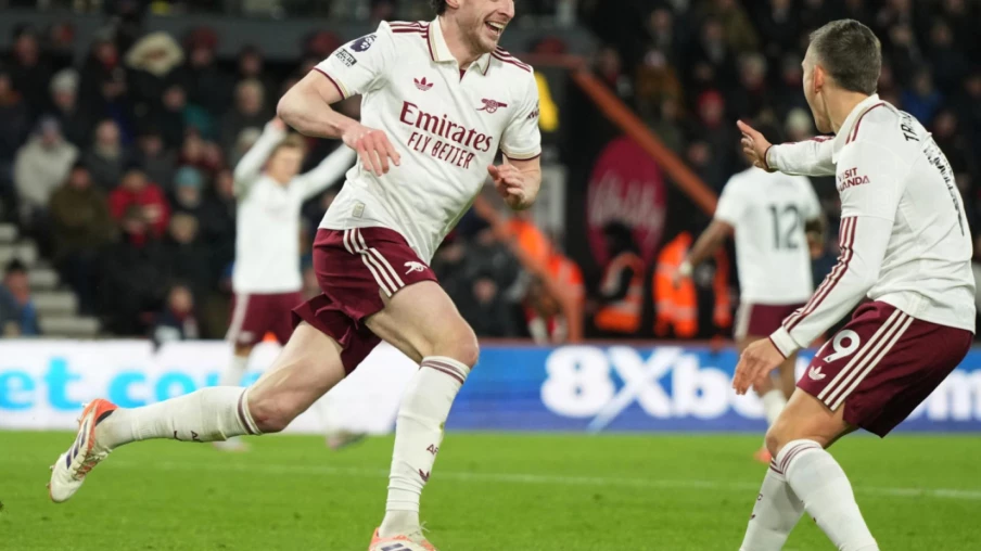 Premier League: Arsenal conserve six points d'avance sur Aston Villa