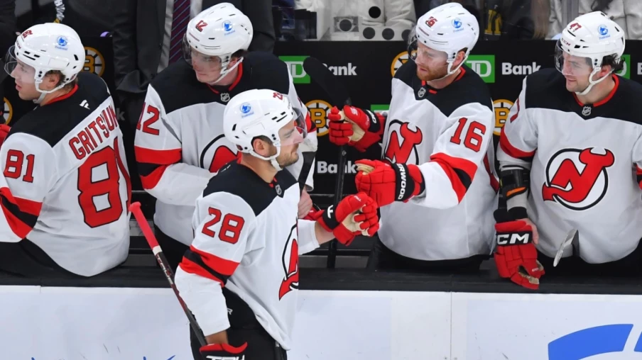 NHL: Meier et Hischier marquent, New Jersey s'impose 4-1