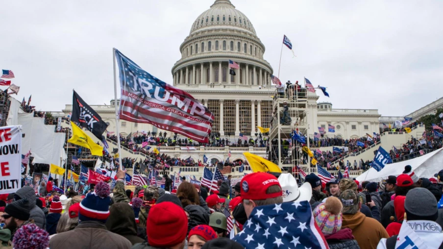 Bombes avant l'assaut du Capitole : arrêté plaide non coupable