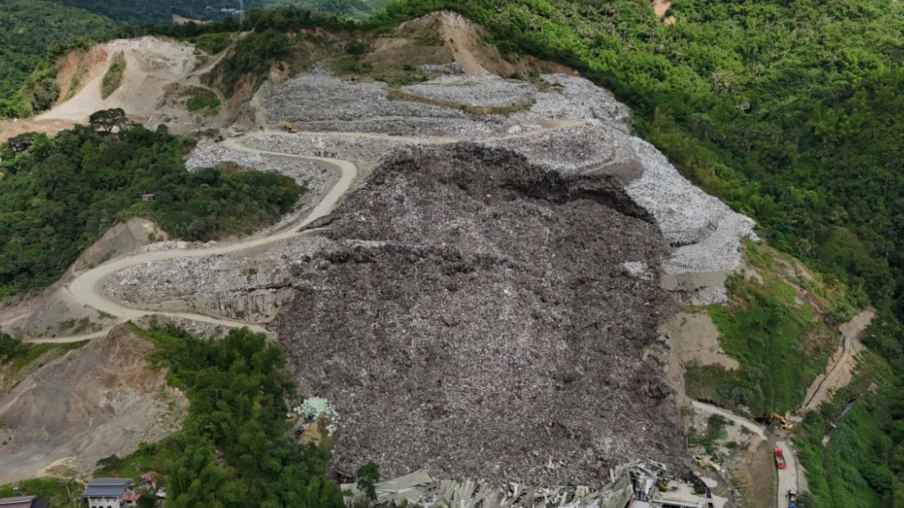 Philippines: effondrement d'une décharge à Cebu, bilan de six morts