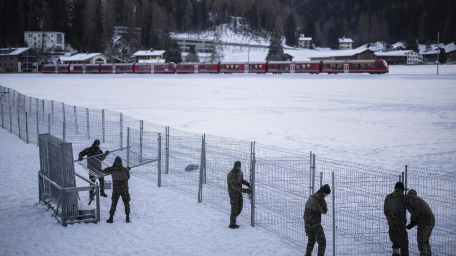 À Davos: armée et polices protègent un record de VIP au WEF avec Trump